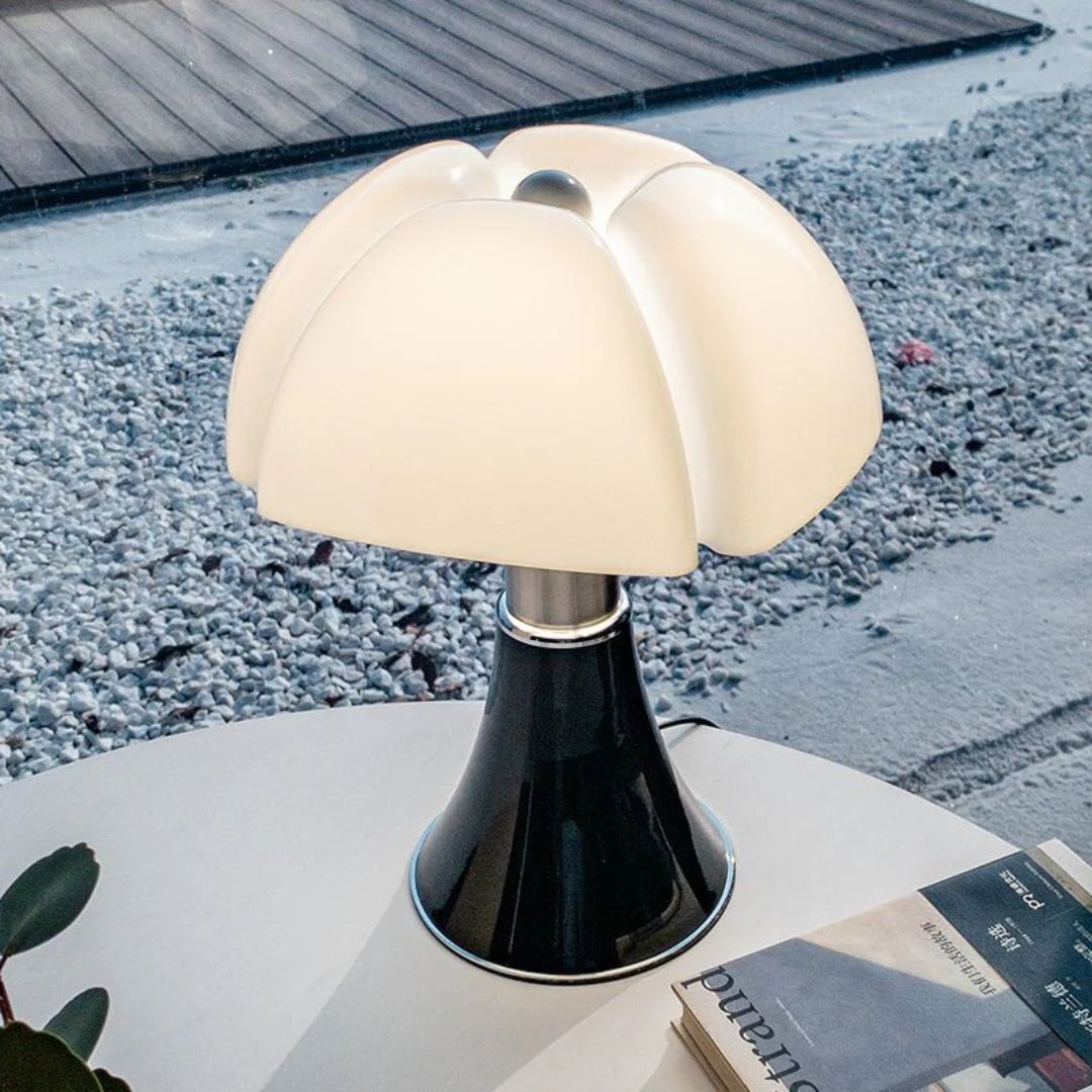 Arelle Flower Table Lamp