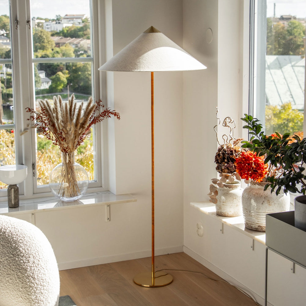 Amora Floor Lamp