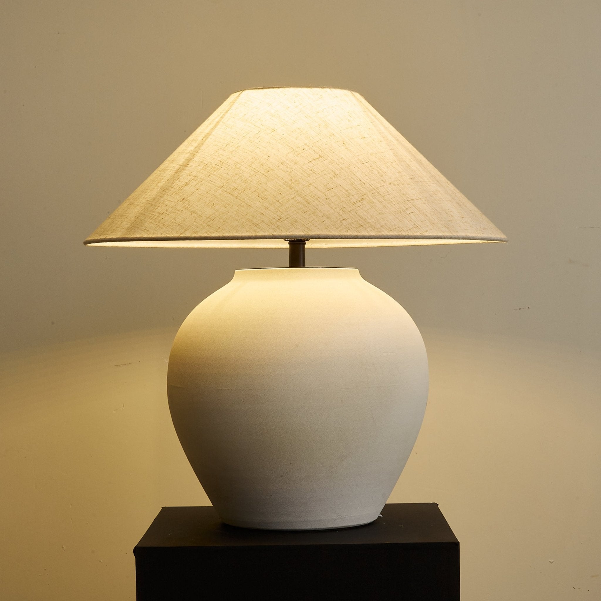 Amralev Table Lamp