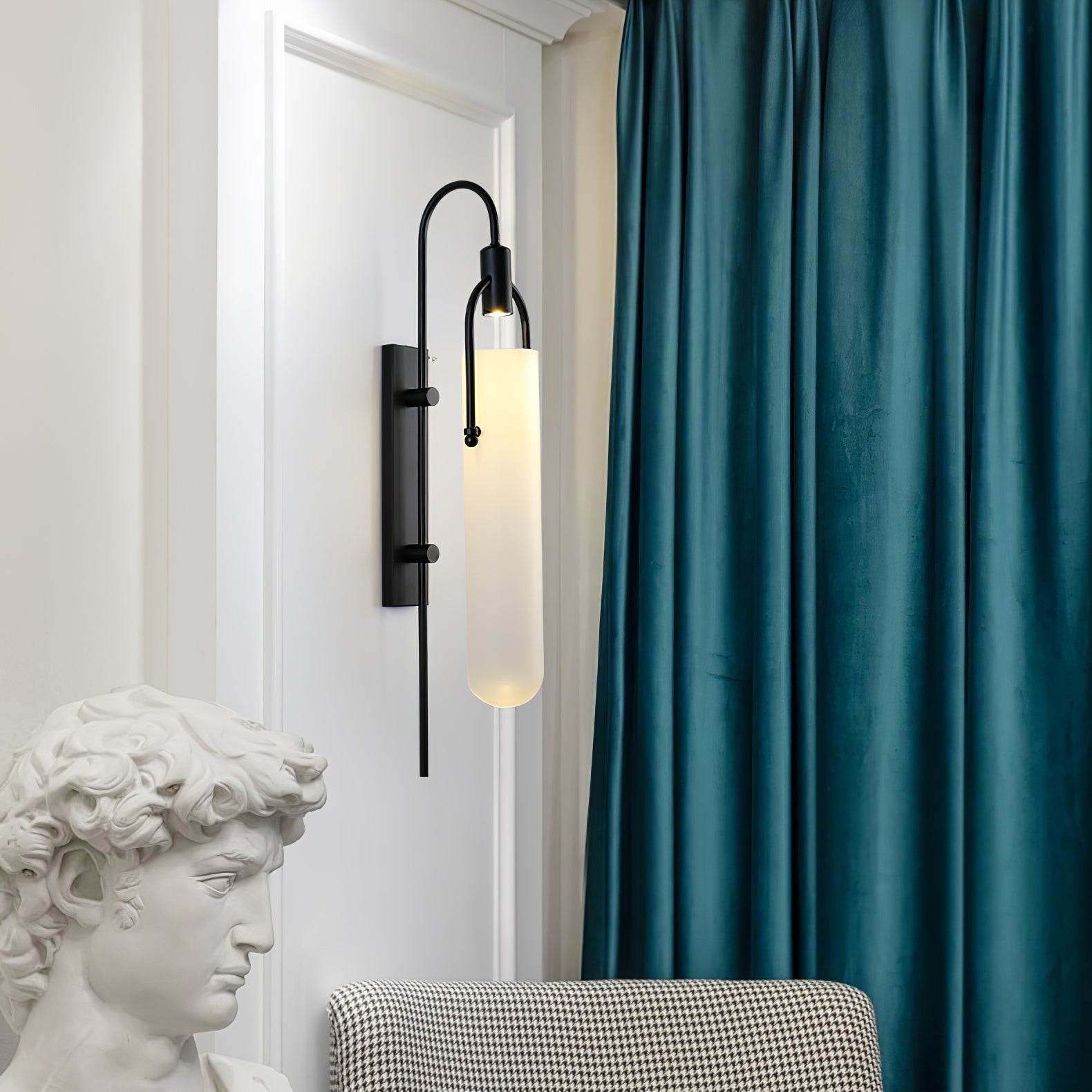 Arcil Wall Lamp