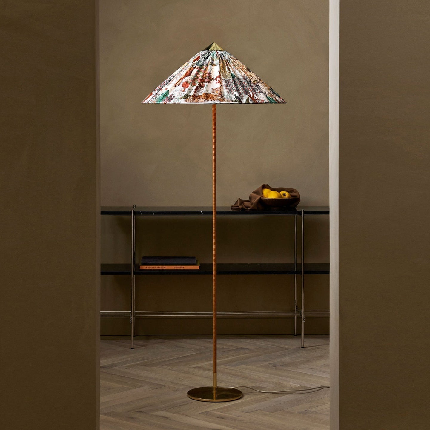 Amora Floor Lamp